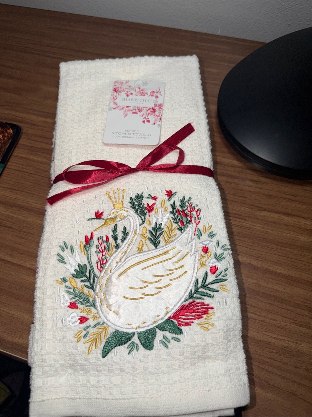 Shabby Chic White Towel with Embroidered Swan set of 3 Christmas Towels New